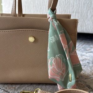 (Never been used) Steve Madden Tan Tote with Floral Scarf